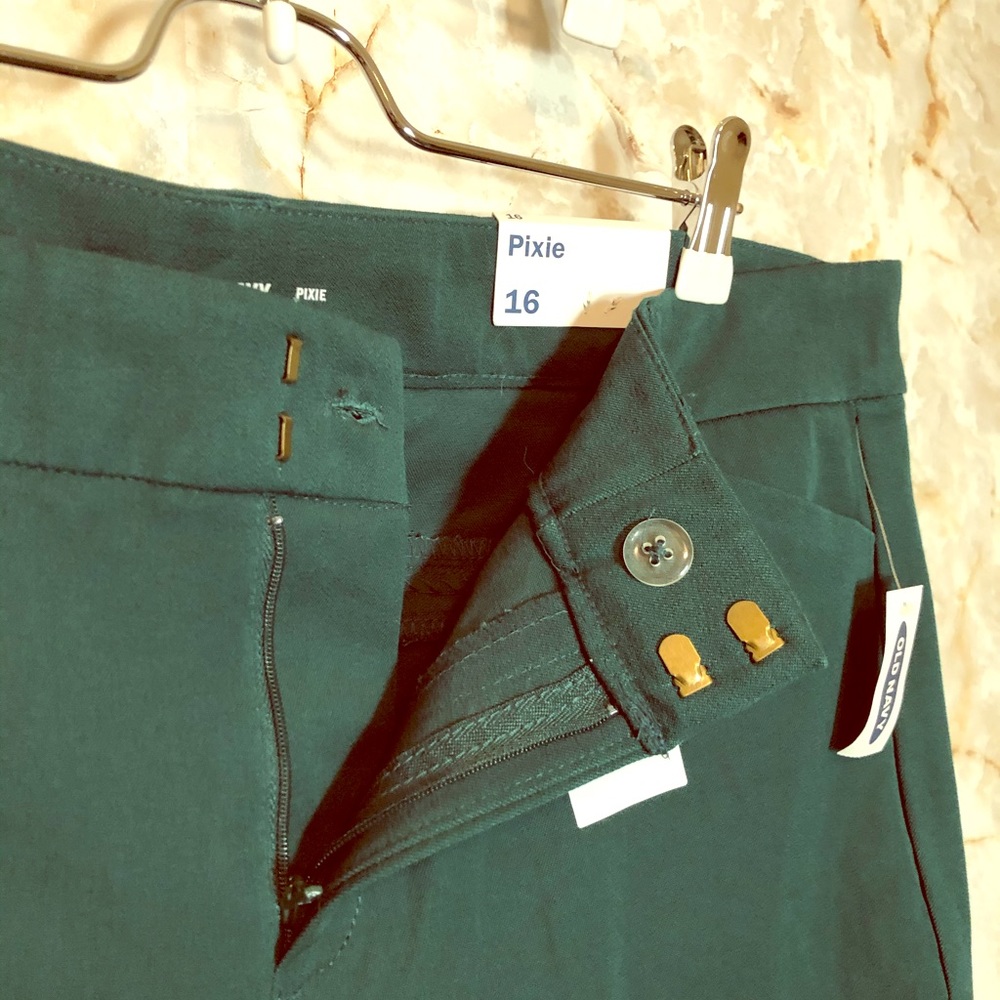 💚NWT Old Navy Pixie pants💚